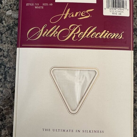 Hanes Silk Reflections White Control Top Pantyhose Size AB Silky Sheer Style 715 - Picture 1 of 3